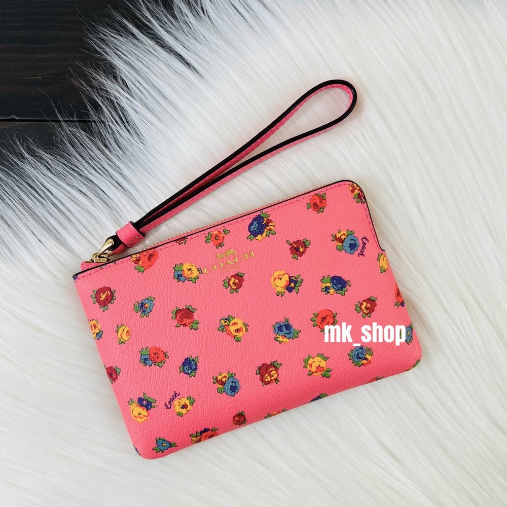 COACH Mini Vintage Rose Print Corner Zip Wristlet